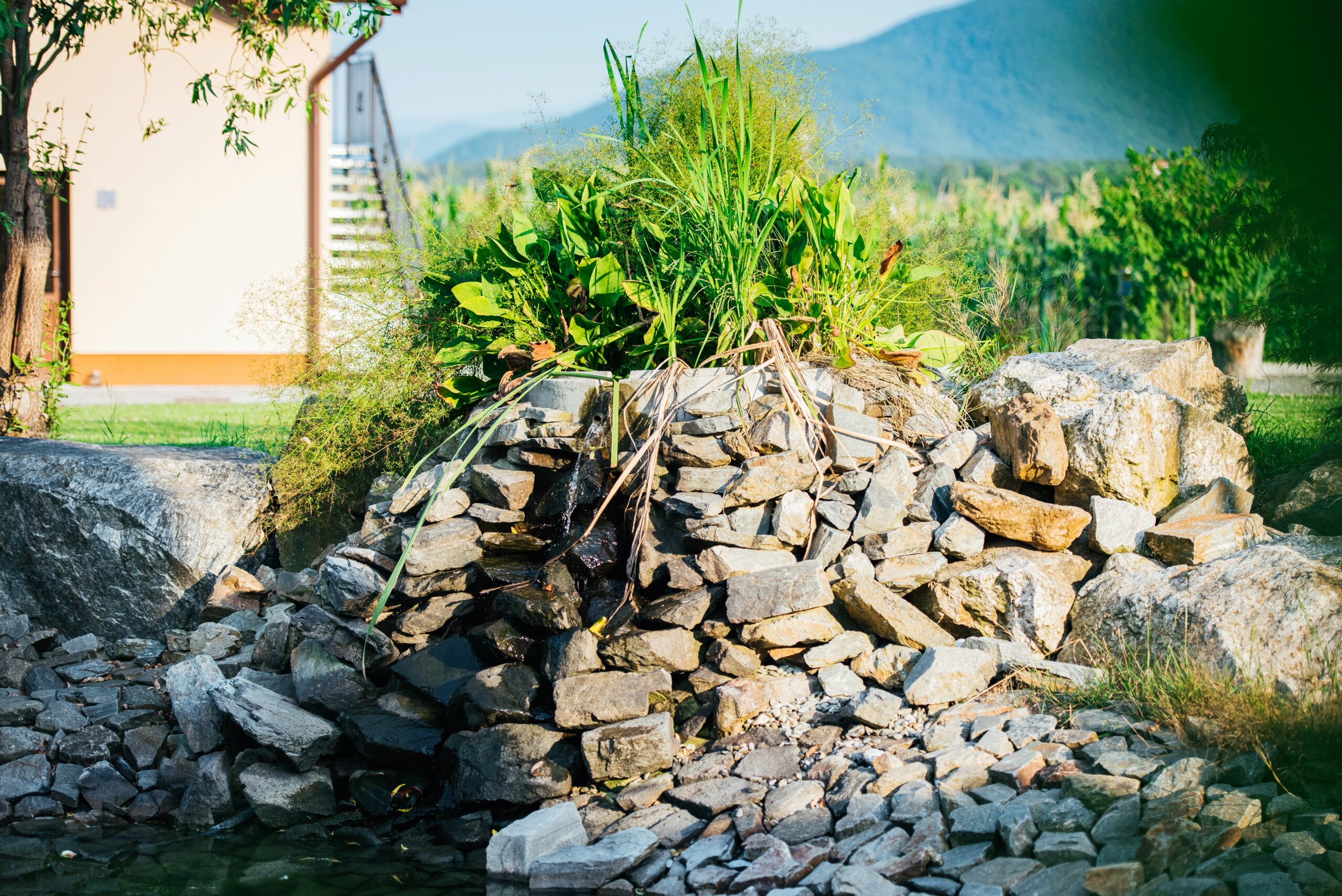 Rai Romanesc, cazare in marginimea sibiului,iaz